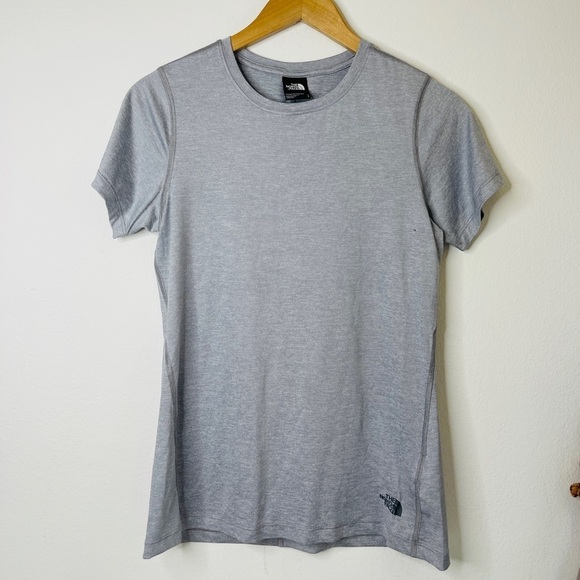 The North Face Crew Neck Dry Fit Top - Picture 4 of 4